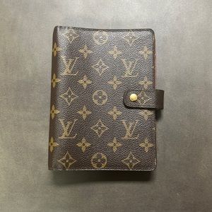 Louis Vuitton Medium Agenda Cover